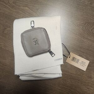 Steve Madden | 2pc set | Cream Scarf w/ Gray SM Coin Pouch